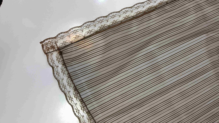 مینی اسکارف توری طرح دار